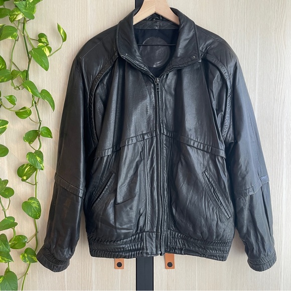 Vintagee leather Jacket - Picture 1 of 5